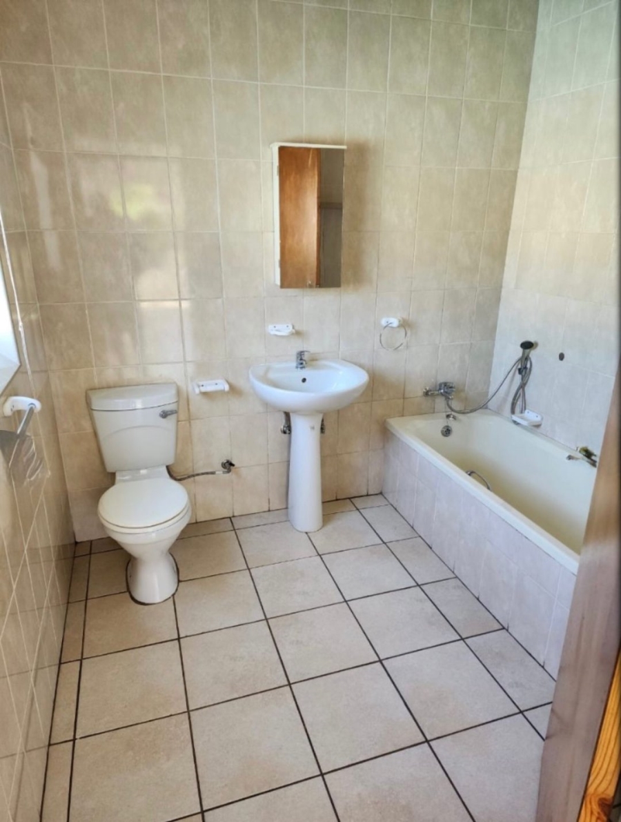 4 Bedroom Property for Sale in Flamwood North West